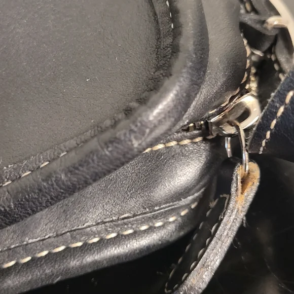 Coach Rare vintage made in USA crossbody bag. - Picture 13 of 16